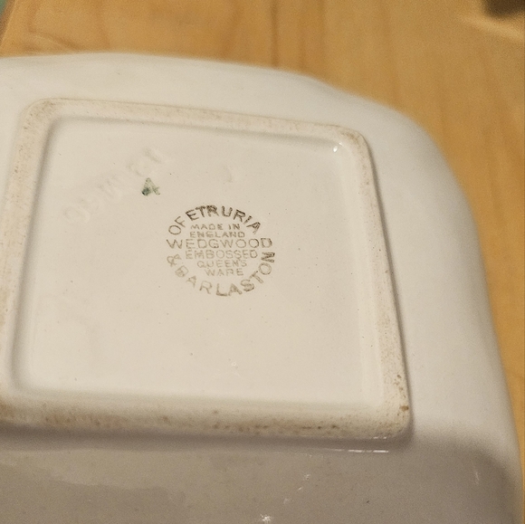 Set of 2 vintage Wedgwood small ring/trinket dishes/plates - Picture 6 of 7